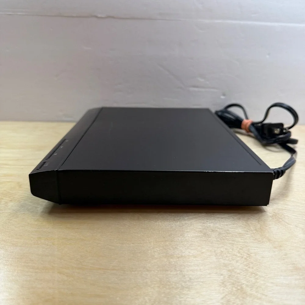 Sony DVP-SR210P DVD Player Black Progressive Scan with Remote and AV Cables